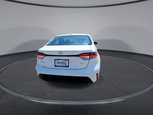Used 2024 Toyota Corolla LE FWD image 7