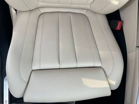 Used 2022 BMW X5 xDrive40i w/ Climate Comfort Package AWD/4WD image 16