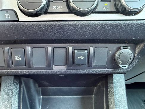 Used 2023 Toyota Tacoma SR AWD/4WD image 36