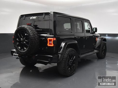 Used 2021 Jeep Wrangler Unlimited Sahara AWD/4WD image 45