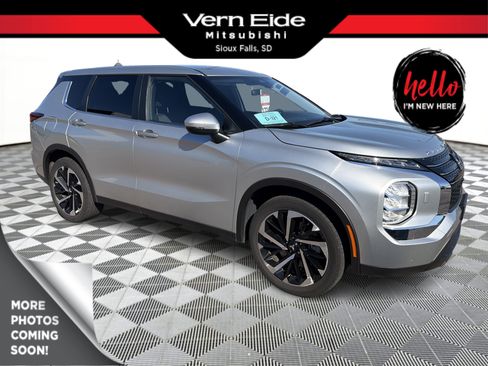 Used 2022 Mitsubishi Outlander ES AWD/4WD image 1