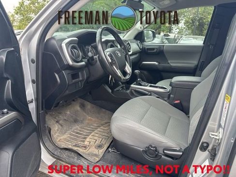 Used 2016 Toyota Tacoma SR5 RWD image 7