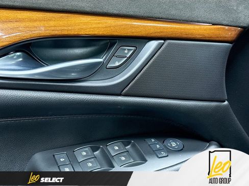 Used 2017 Cadillac Escalade Luxury AWD/4WD image 21
