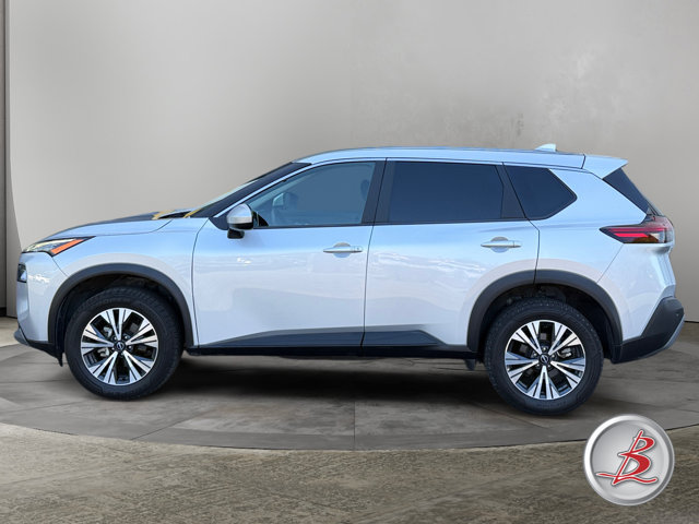 Used 2023 Nissan Rogue SV AWD/4WD image 4