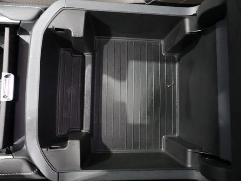 Used 2022 GMC Yukon XL Denali image 36