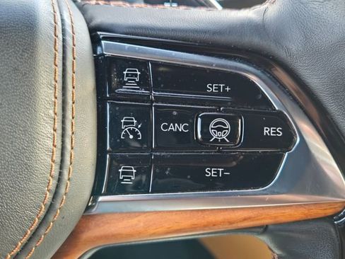 Used 2022 Jeep Grand Cherokee Summit image 10