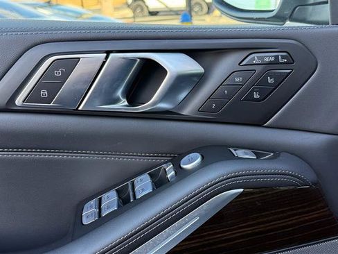 Used 2023 BMW X7 xDrive40i w/ Executive Package image 14