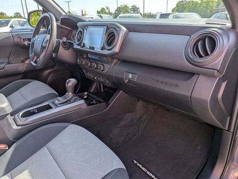 Used 2023 Toyota Tacoma TRD Sport w/ Technology Package image 30