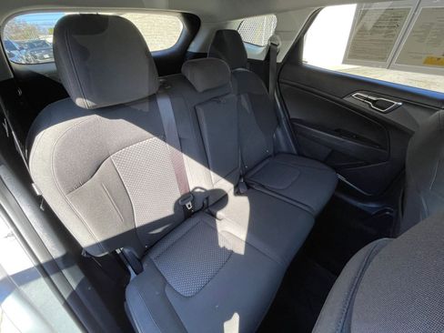 Used 2025 Kia Sportage LX image 42