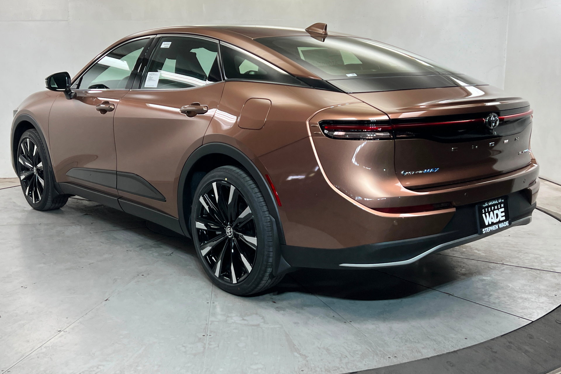 New 2026 Toyota Crown Platinum AWD/4WD image 3