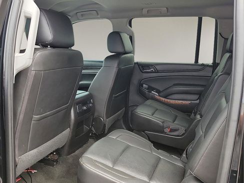 Used 2017 Chevrolet Suburban Premier RWD image 10