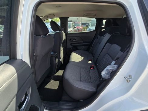 New 2026 Nissan Kicks SV image 14