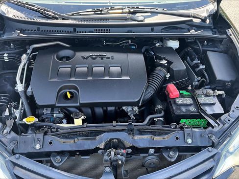 Used 2014 Toyota Corolla LE FWD image 31