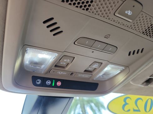 Used 2023 Cadillac XT6 Premium Luxury w/ Platinum Package AWD/4WD image 19