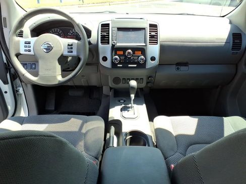 Used 2021 Nissan Frontier SV RWD image 7