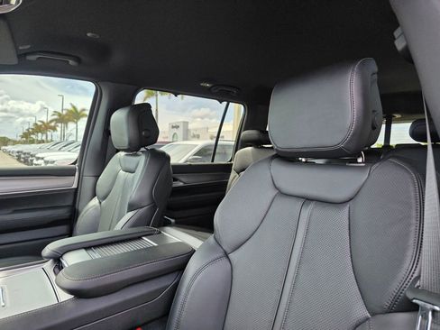 New 2026 Jeep Grand Wagoneer Limited w/ Convenience Group I image 12