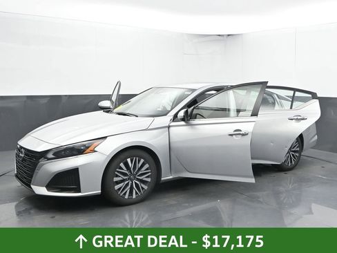 Used 2023 Nissan Altima 2.5 SV image 54