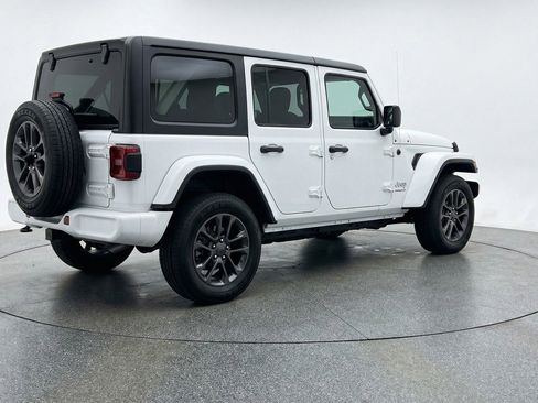Used 2025 Jeep Wrangler Sport S image 9