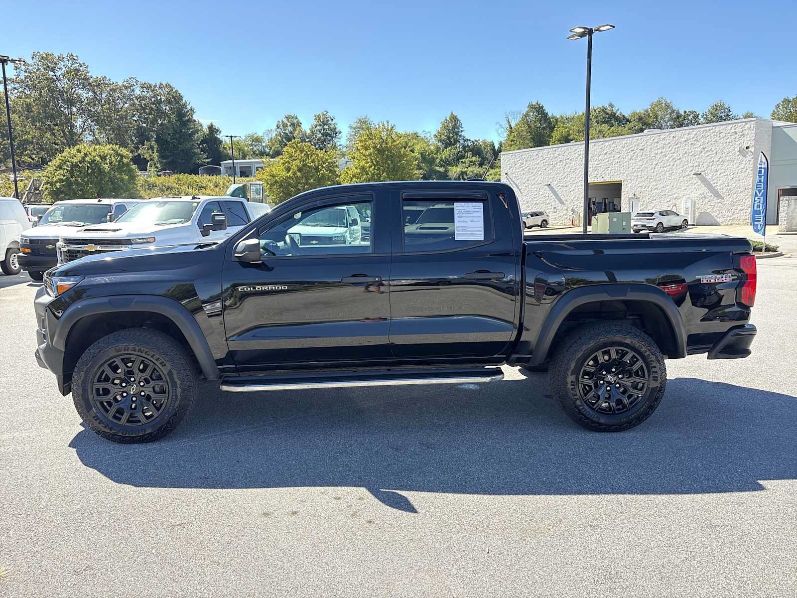 Used 2023 Chevrolet Colorado Trail Boss AWD/4WD image 9