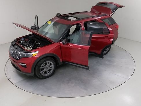 Certified 2023 Ford Explorer XLT w/ Equipment Group 202A AWD/4WD image 57