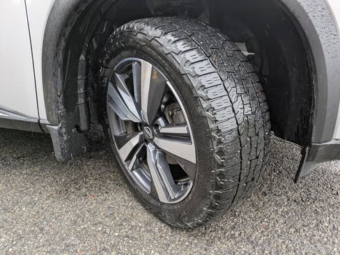 Used 2022 Nissan Rogue SL w/ SL Premium Package image 39