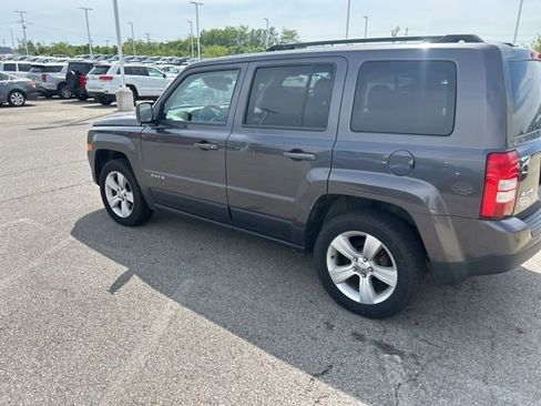Used 2014 Jeep Patriot Latitude AWD/4WD image 4