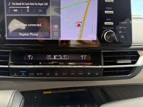 Used 2022 Toyota Sienna Limited FWD image 52