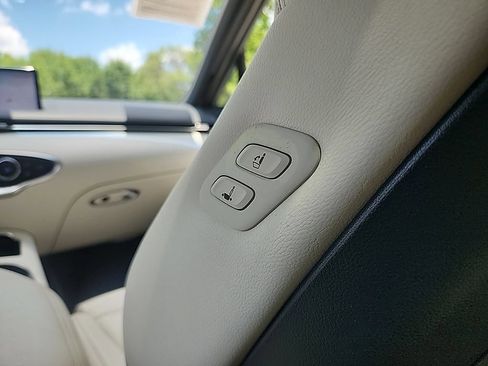 Used 2024 Genesis Electrified GV70 AWD/4WD image 28