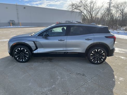 Used 2025 Chevrolet Blazer EV RS image 3