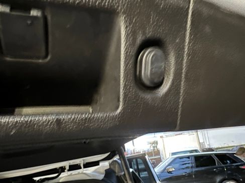 Used 2017 GMC Yukon SLT image 15