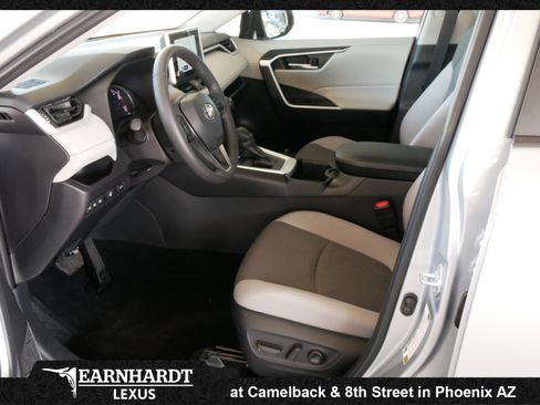 Used 2025 Toyota RAV4 XLE w/ Convenience Package image 4