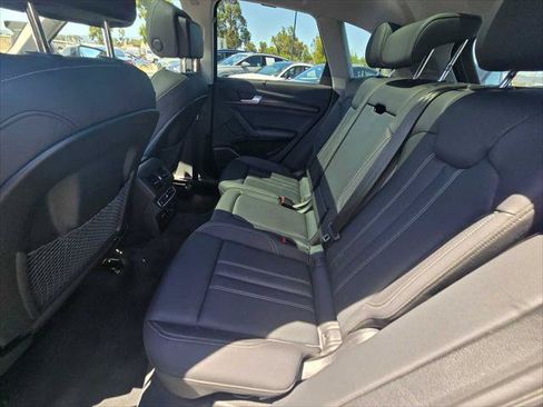 Used 2023 Audi Q5 e Prestige w/ Prestige Package AWD/4WD image 18
