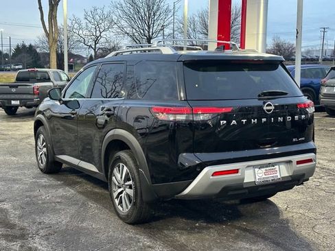 Certified 2025 Nissan Pathfinder SL image 6
