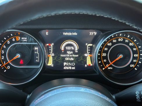 Used 2021 Jeep Wrangler Unlimited Sahara AWD/4WD image 27
