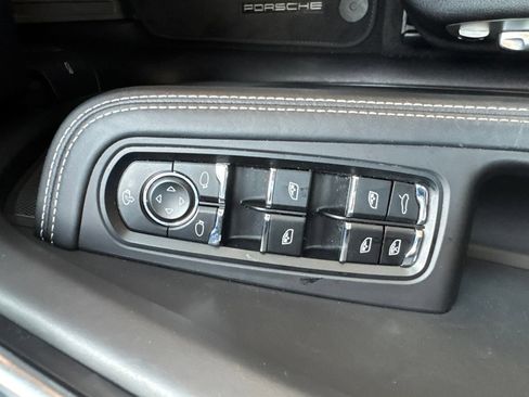 Used 2024 Porsche Macan Turbo AWD/4WD image 21