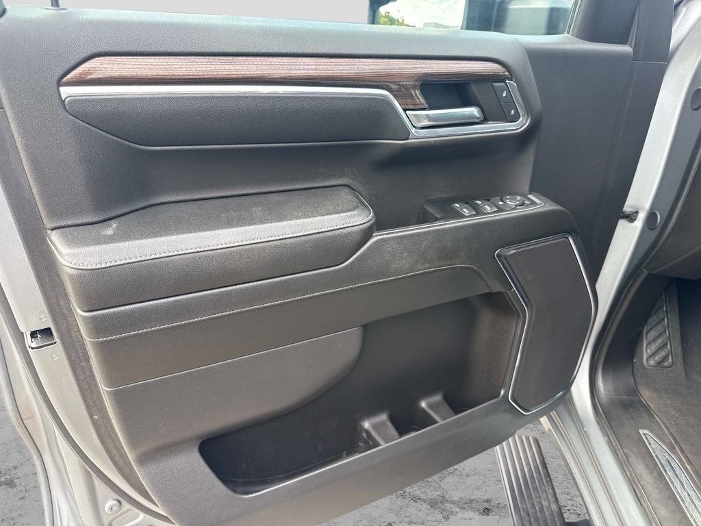 Used 2024 Chevrolet Silverado 1500 RST w/ Max Trailering Package AWD/4WD image 18