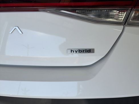 Certified 2025 Hyundai Elantra SEL FWD image 16