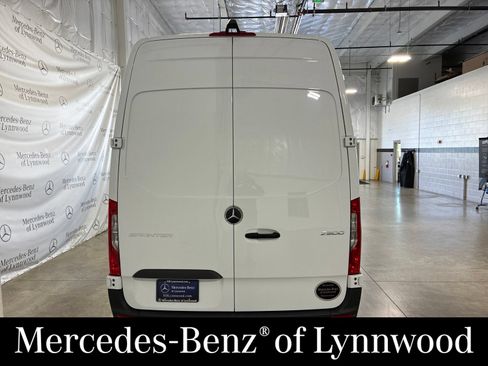 Used 2025 Mercedes-Benz Sprinter 2500 image 4