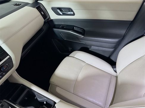 Used 2023 Nissan Pathfinder SL image 21