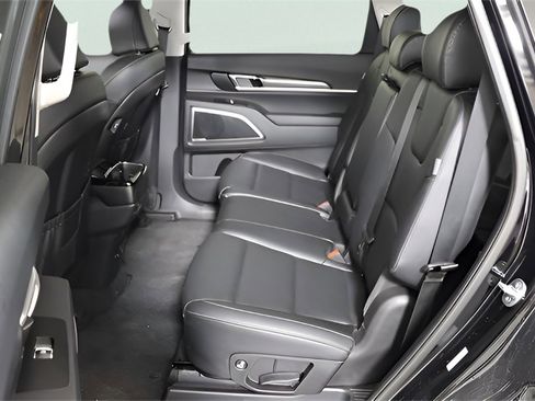 Used 2024 Kia Telluride LX image 20