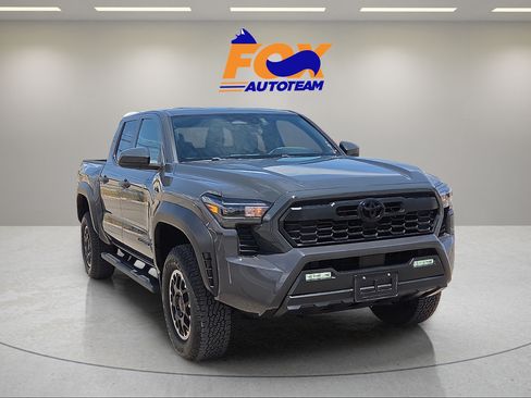 Used 2024 Toyota Tacoma TRD Off-Road AWD/4WD image 6