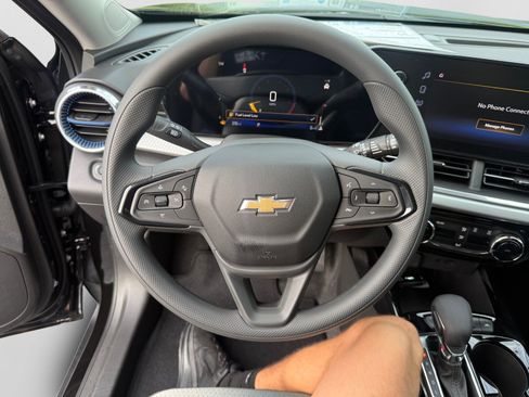 New 2026 Chevrolet Trax LT FWD image 23