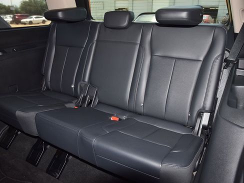 Used 2024 Ford Expedition XLT AWD/4WD image 11