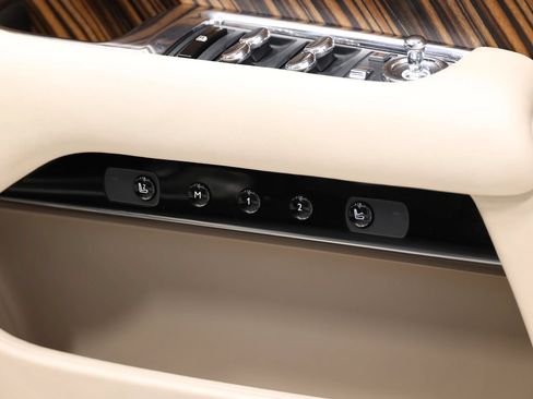 Used 2015 Rolls-Royce Wraith RWD image 17