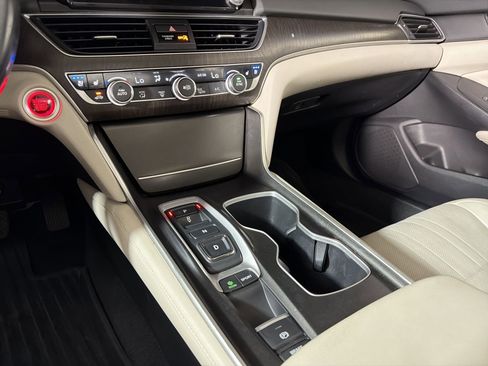 Used 2020 Honda Accord Touring image 26