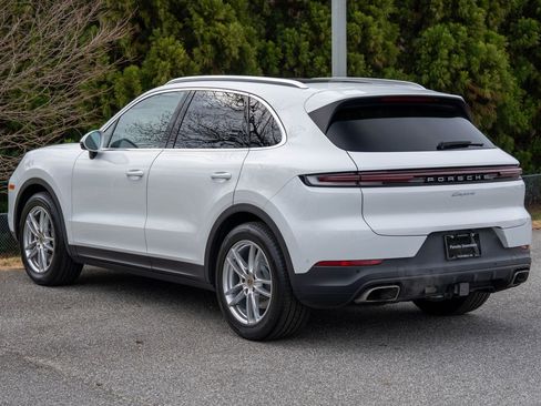 Certified 2024 Porsche Cayenne image 3