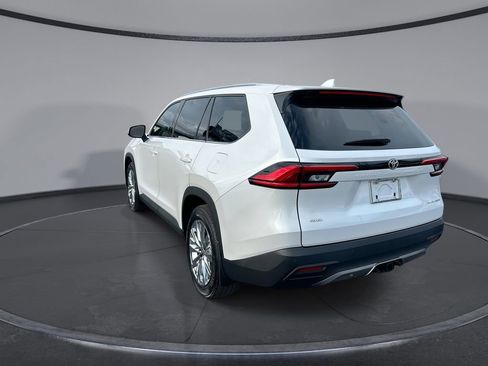 Used 2024 Toyota Grand Highlander AWD image 10