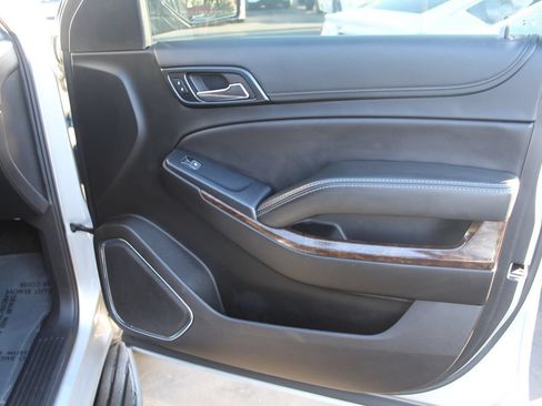 Used 2018 Chevrolet Suburban LS RWD image 19