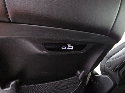 Used 2023 Chrysler Pacifica Touring-L FWD image 31