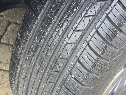 Used 2024 Nissan Rogue SV w/ SV Premium Package image 33